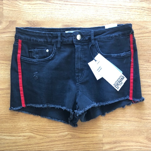 denim shorts with red stripe